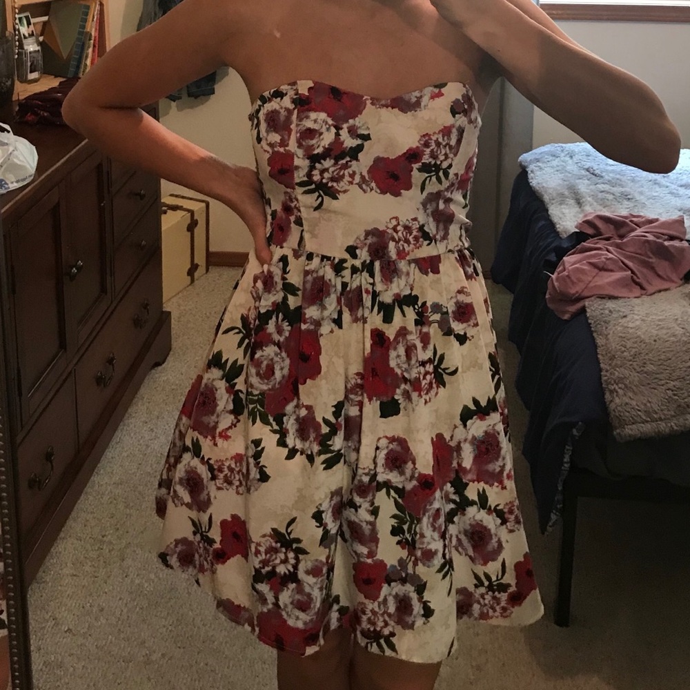 Strapless floral homecoming/formal dress - Picture 4 of 5